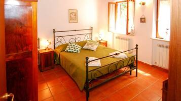 Apartment, 3 Bedrooms | 3 bedrooms, iron/ironing board, free WiFi, bed sheets