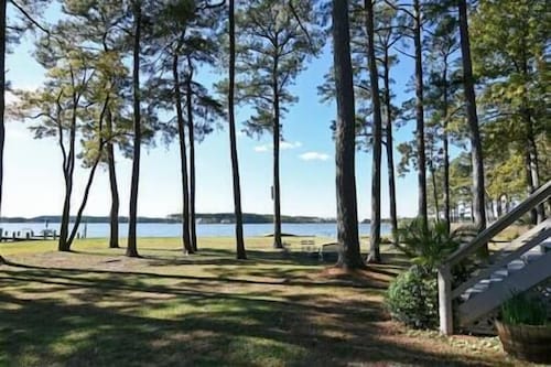 Sunset Breezes - quiet waterfront retreat