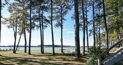 Sunset Breezes - quiet waterfront retreat
