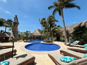 Utomhuspool