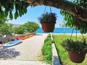 Beach nearby - Apartment on the beach / Apartment am Strand (Metajna)