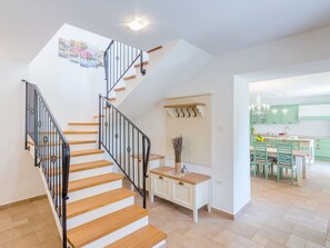 Interior - Villanuova with Hot tube for lovers of nature (ŠUŠNJEVICA)