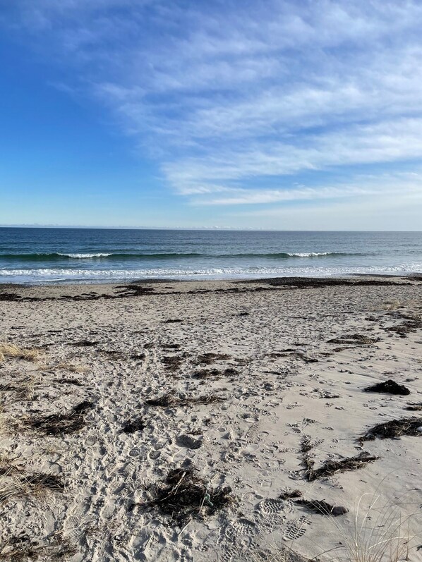 Aurinkotuoleja, rantapyyhkeitä