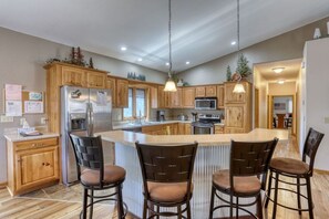 Fridge, microwave, oven, stovetop - Whispering Pines Retreat - beautiful new cabin (Lead)