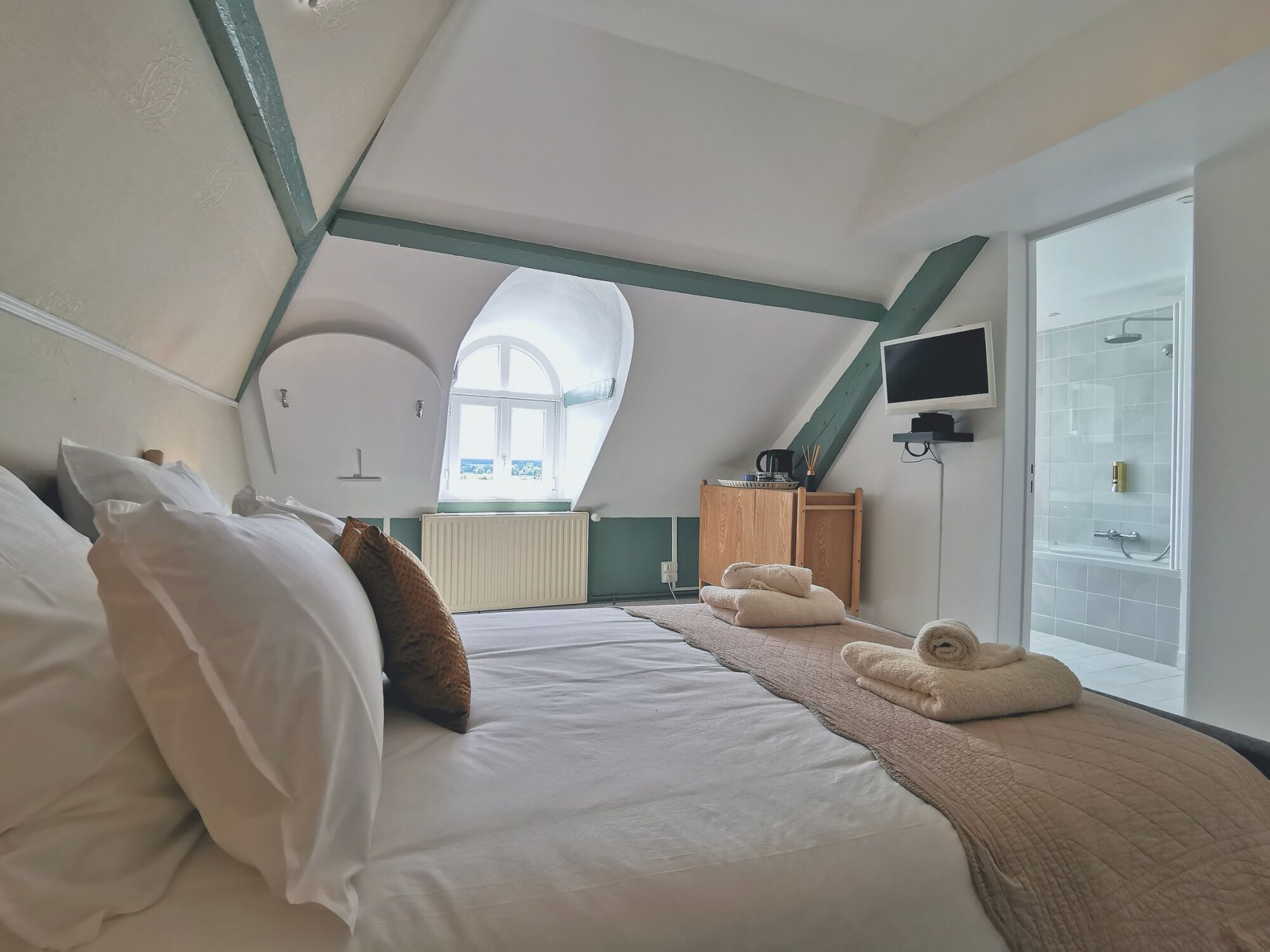 Villa Octavia Coliving: PRECIOUS room