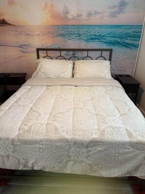 3 bedrooms, iron/ironing board, WiFi, bed sheets