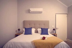 Deluxe Apartment | Individually decorated, individually furnished, iron/ironing board - Franschhoek Manor (Franschhoek)