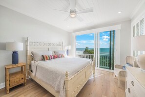 4 bedrooms, iron/ironing board, Internet, bed sheets - 4 bedroom, 4 bathroom beach front town home (Sanibel)