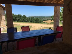 Outdoor dining - Southern France living at its best - Pool, Terraces, Relaxing Views on 16ha (Occitanie)