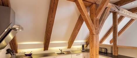 Fridge, dishwasher, high chair