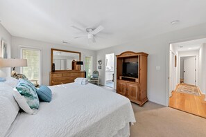 3 slaapkamers, een strijkplank/strijkijzer, gratis wifi, beddengoed