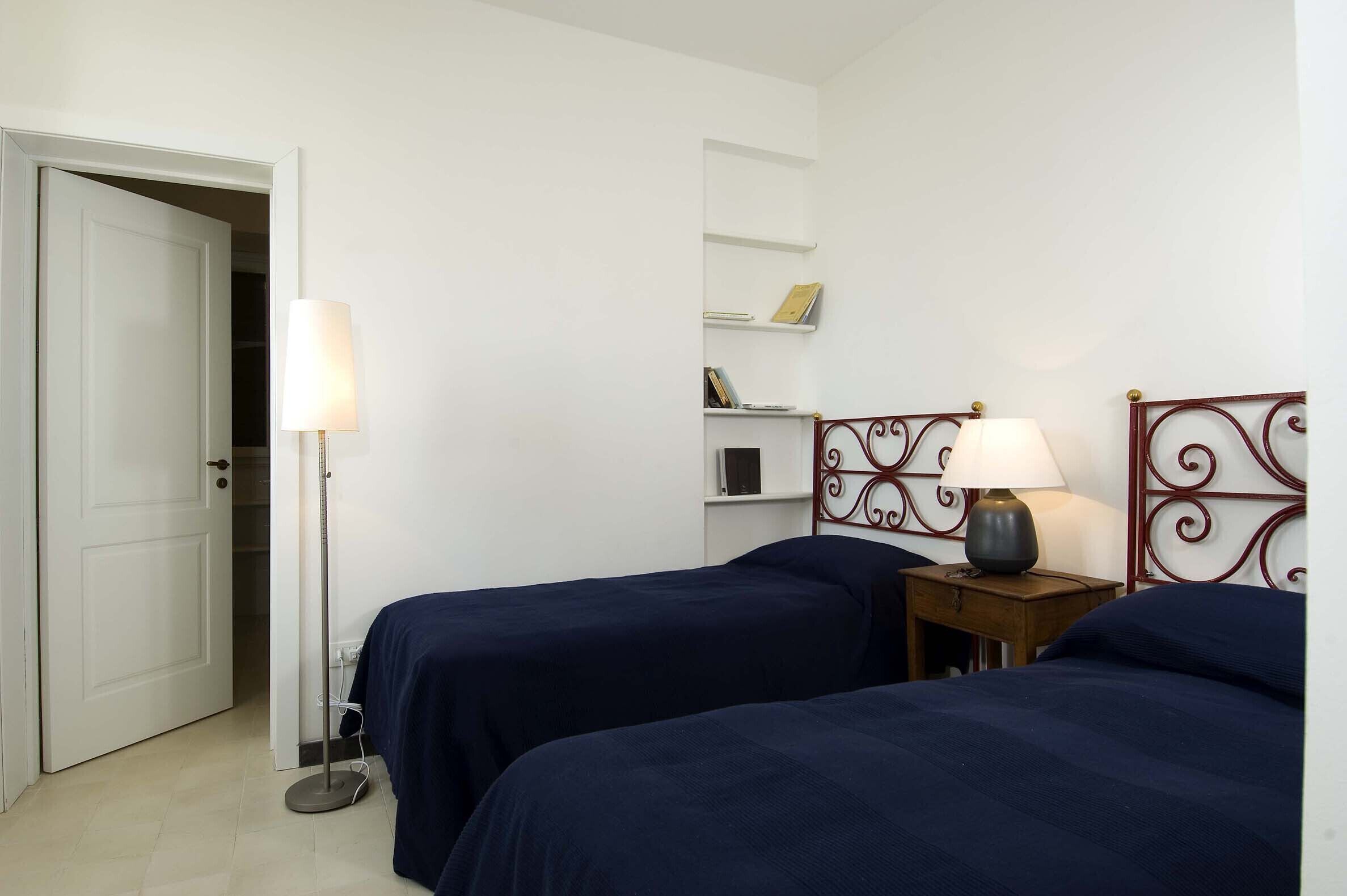 1 bedroom, in-room safe, free WiFi, bed sheets