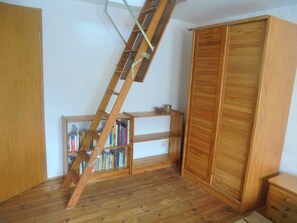 Unclassified image, 5 of 13, button