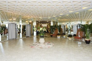 Lobby - Near The Beach, Heated Pools, Clay Tennis Courts... Vacation in Paradise! (Sarasota)