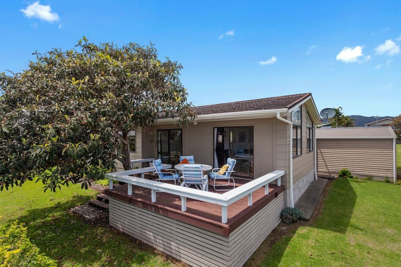 屋外ダイニングエリア