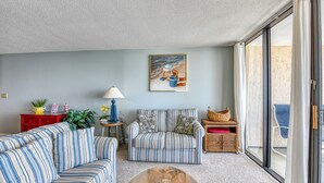 DVD player, stereo - Surf Master 709 - One-bedroom, one-and-a-half-bath oceanfront condo w/pools (Garden City Beach)