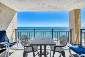 Outdoor dining - Surf Master 709 - One-bedroom, one-and-a-half-bath oceanfront condo w/pools (Garden City Beach)