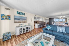 Flat-screen TV, table tennis - The Quay 2102 in OCMD has it all - 2 Pools, Tennis, Game Room, and more! The per (Ocean City)