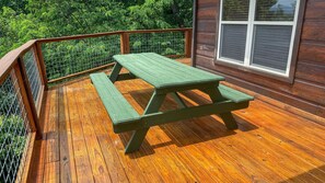 Outdoor dining - Arrowhead - Cabin In The Smokies (Sevierville)