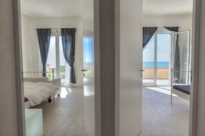 8 عدّة غرف نوم ومكواة/لوح كي وسرير سفر وواي فاي مجانًا