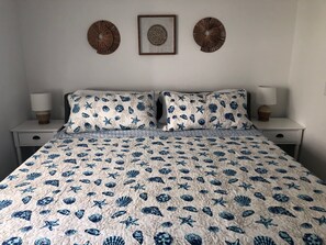 1 bedroom, travel cot, WiFi, bed sheets
