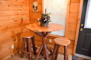 Dining - Northern Lites - Cabin (Sevierville)