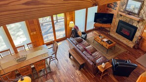 Smart TV, fireplace, table tennis