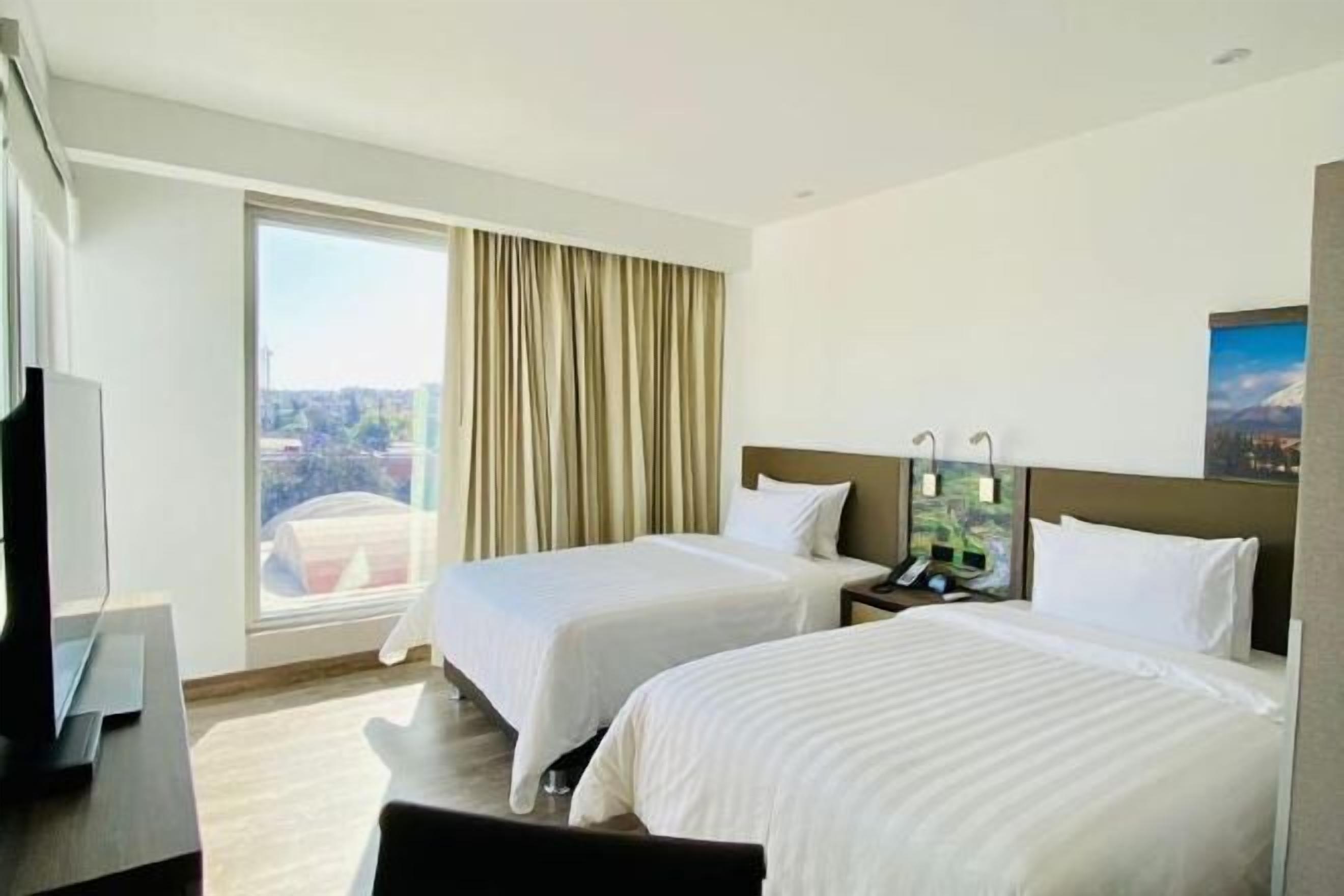 In-room safe, desk, laptop workspace, soundproofing