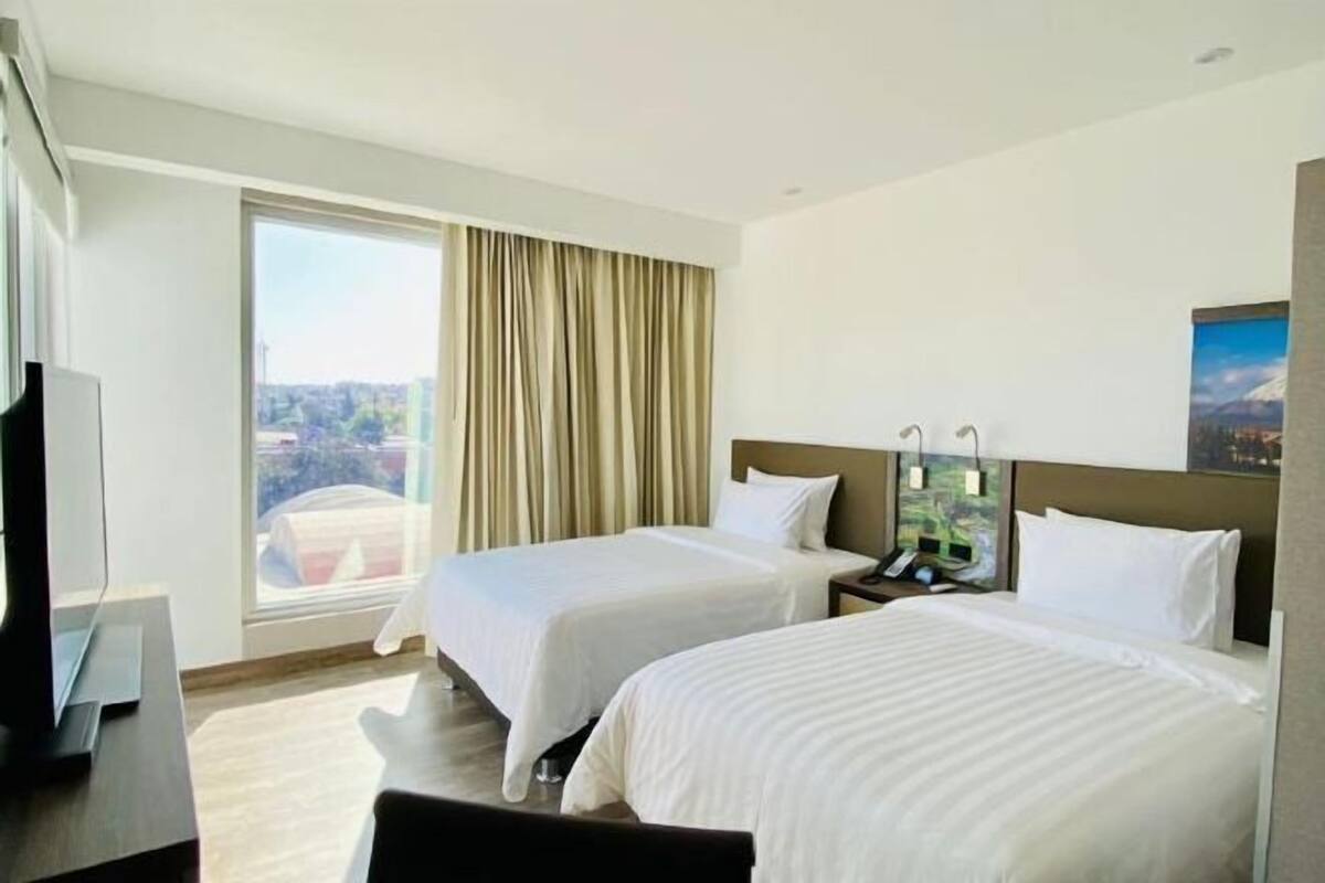 In-room safe, desk, laptop workspace, soundproofing