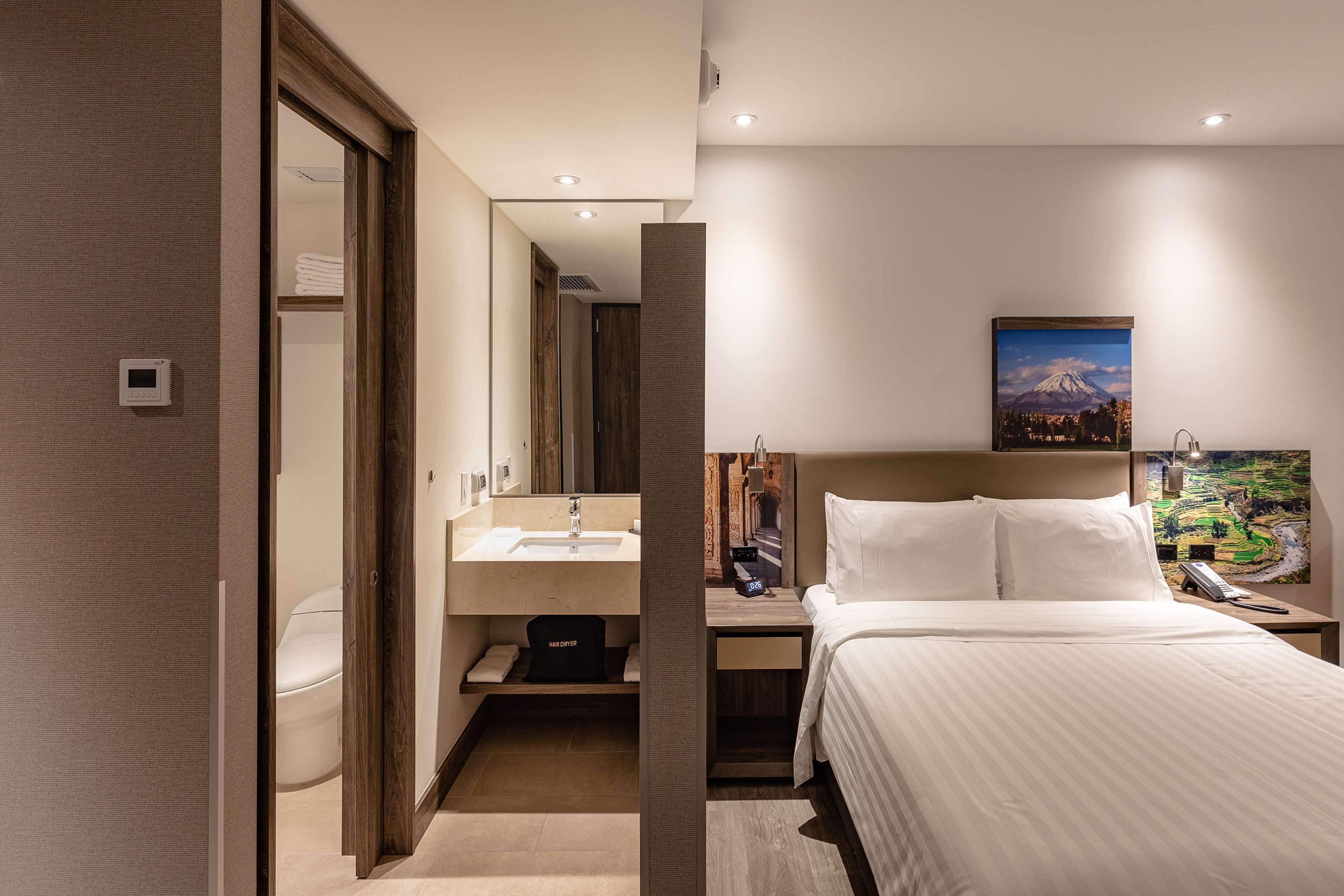 Coffres-forts dans les chambres, bureau