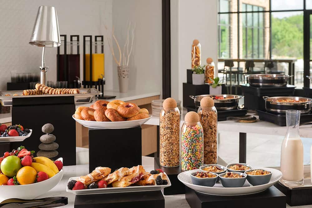 Hilton Garden Inn Grapevine at Silverlake Crossing