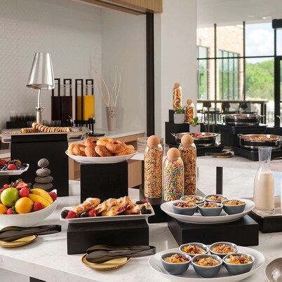 Hilton Garden Inn Grapevine at Silverlake Crossing