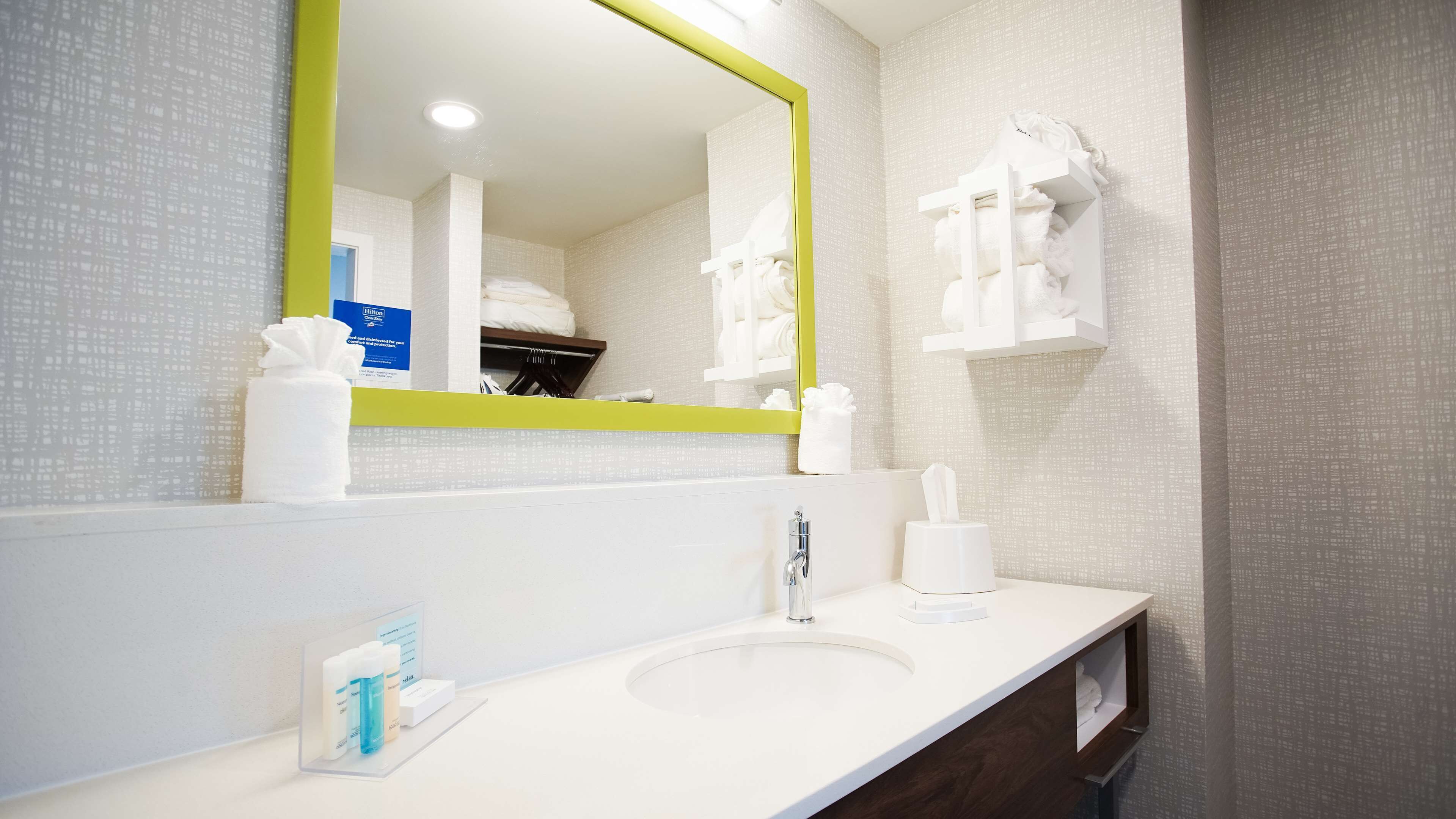 studio, 2 queen beds, non smoking, refrigerator & microwave (wet bar) | bathroom | hair dryer, towels, soap, shampoo