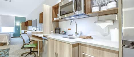 1 bedroom, desk, laptop workspace, free WiFi
