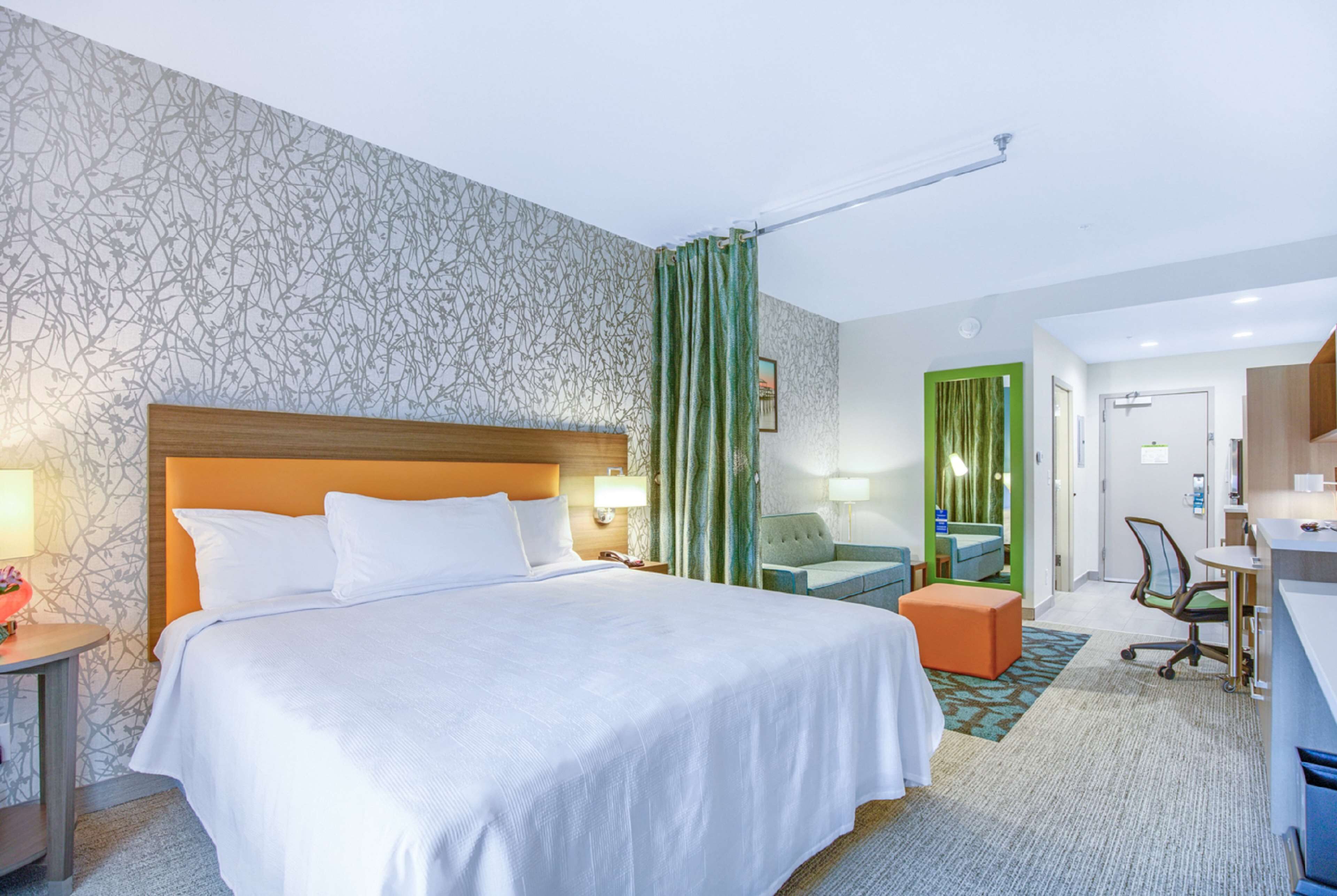 desk, laptop workspace, free wifi, bed sheets