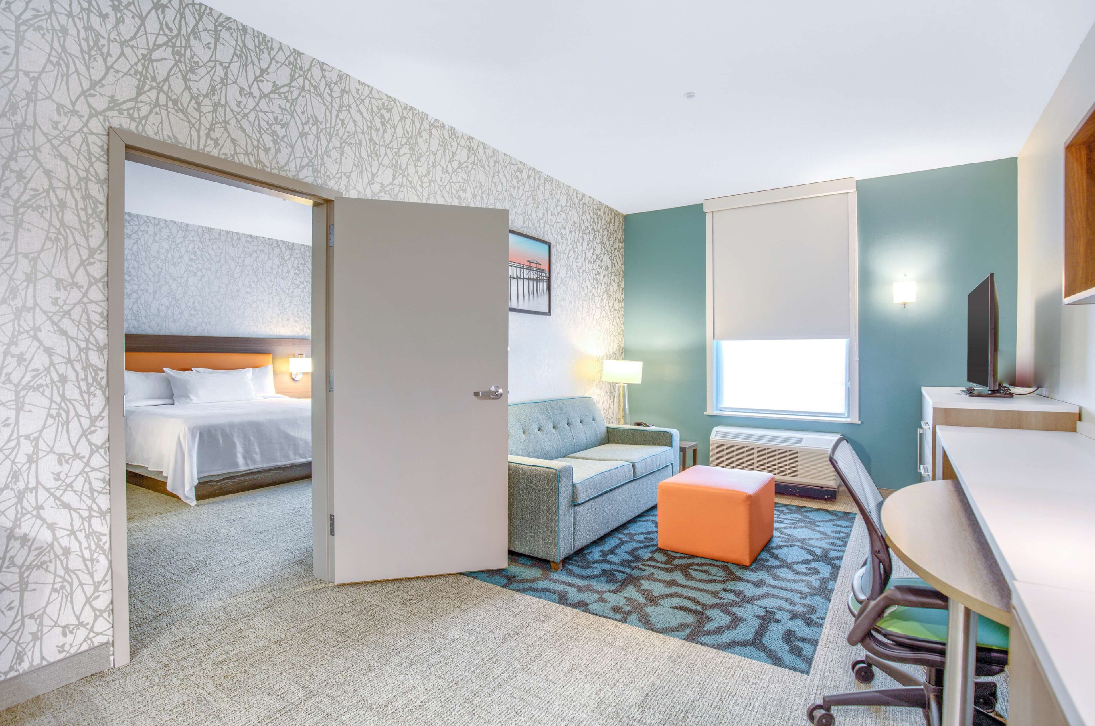 desk, laptop workspace, free wifi, bed sheets