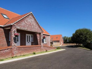 Exterior - Dawson Park 2 - UK12661 (Mablethorpe)