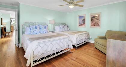 415 Seascape by AvantStay | Beachfront Condo w/ Communal Pool Access