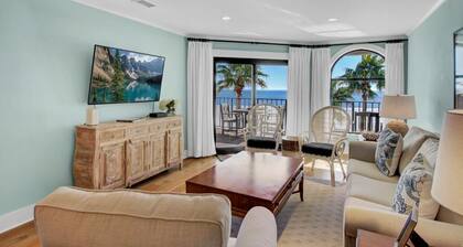 415 Seascape by AvantStay | Beachfront Condo w/ Communal Pool Access