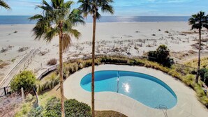 Unclassified image, 5 of 21, button - 415 Seascape by AvantStay | Beachfront Condo w/ Communal Pool Access (Isle of Palms)