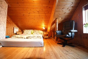 Doppia Basic, 1 letto queen | Una scrivania, Wi-Fi gratuito