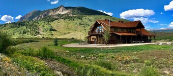 Quiet Apartment l 5 min to downtown CB l Breathtaking Views