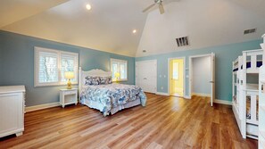 4 Schlafzimmer, Bügeleisen/Bügelbrett, Internetzugang, Bettwäsche