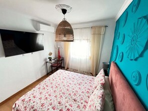 1 chambre, bureau, fer et planche à repasser, Wi-Fi gratuit