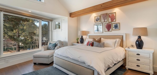 Condo, 3 Bedrooms