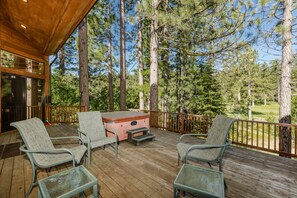 Terrace/patio - Skidder Trail Estate by Tahoe Mountain Properties (Truckee)