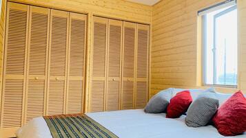 4 間睡房、書桌、熨斗/熨衫板、免費 Wi-Fi