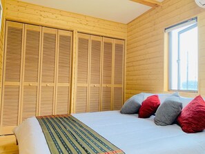 4 bedrooms, desk, iron/ironing board, free WiFi - The bedroom where the scent of the sun and wood / Yachimata Chiba (Yachimata)