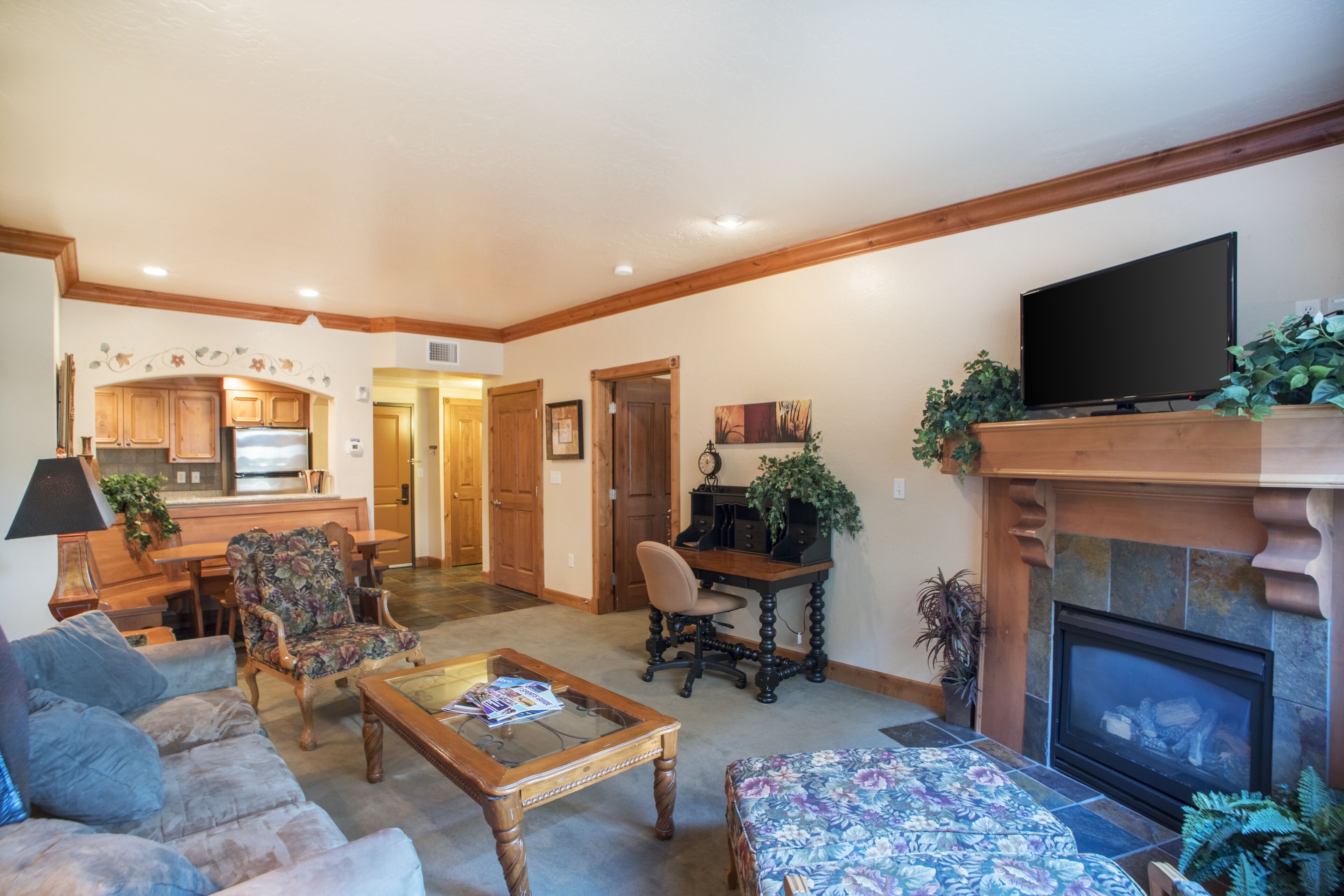 Family getaway~Pool, Tubing, Skiing, & Ice Castles Villa 1022-1