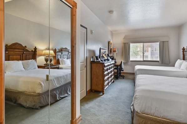 1 bedroom, desk, iron/ironing board, WiFi